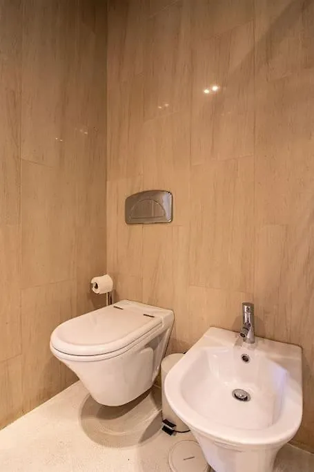 Chiado Deluxe Modern Feel 3 Bedroom Apartment Lisbon