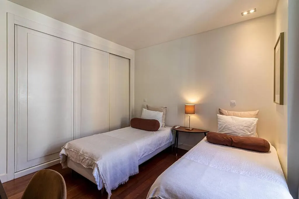 Chiado Deluxe Modern Feel 3 Bedroom Apartment Lisboa