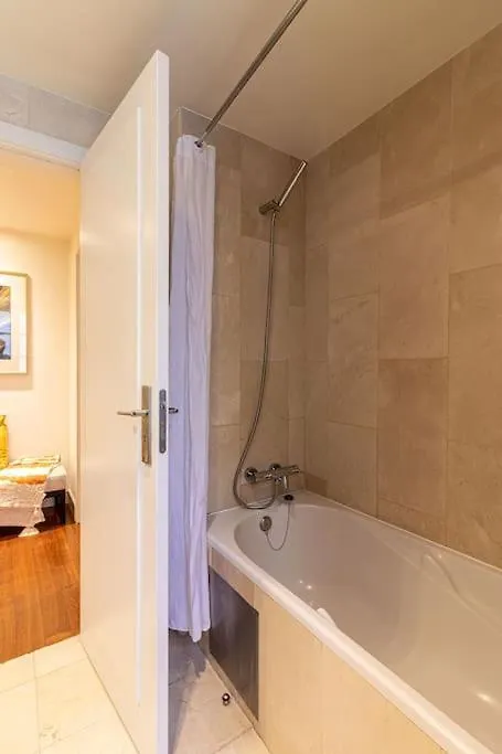 Chiado Deluxe Modern Feel 3 Bedroom Apartment Lisboa