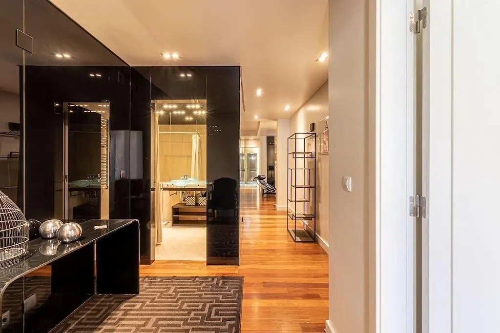 Chiado Deluxe Modern Feel 3 Bedroom Apartment Lisboa