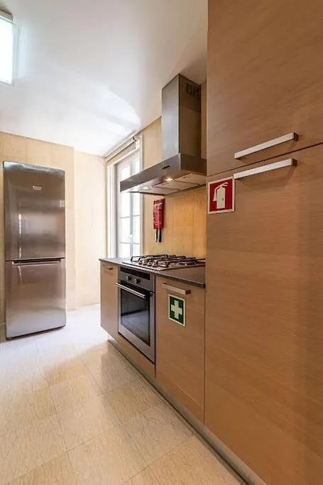 Chiado Deluxe Modern Feel 3 Bedroom Apartment Lisboa